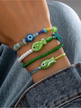 M Green and Blue Beaded Fish Charm Bracelet Set M841